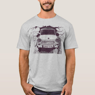 Trabant車、黒く及び白い、ベルリンの壁(1) Tシャツ