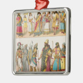 「Trachten der Voelker」のからのアッシリアの服、1864年 メタルオーナメント (左)