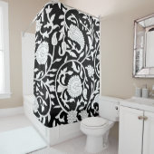 Traditional indian paisley pattern on black and wh シャワーカーテン (インサイチュ)