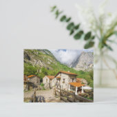 Traditional Stone Houses in Bulnes, Asturias ポストカード (スタンド正面)