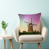 Traditional windmill under the Northern Lights クッション (椅子)
