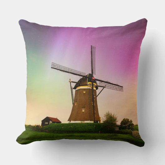 Traditional windmill under the Northern Lights クッション (正面)