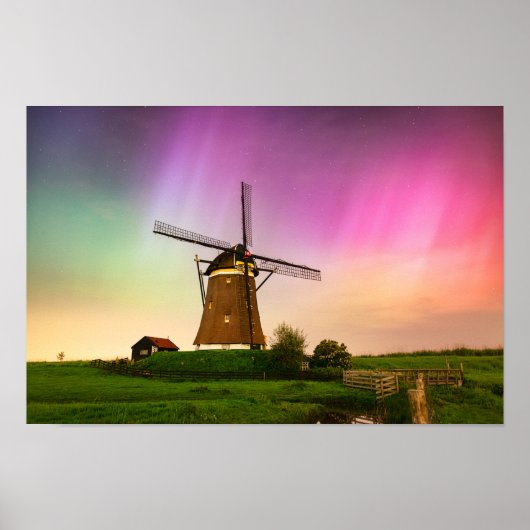Traditional windmill under the Northern Lights ポスター (正面)