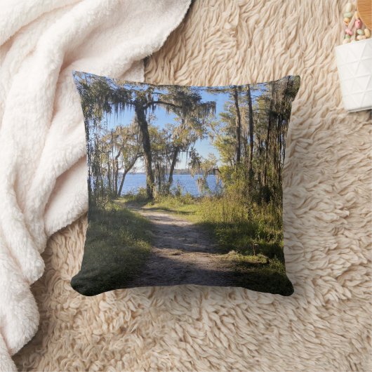 Trail By The River クッション (ブランケット)