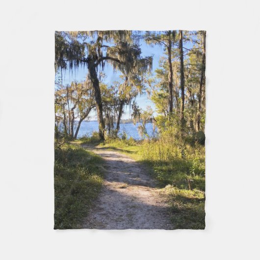Trail By The River フリースブランケット (正面)