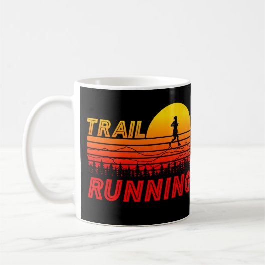 Trail Running orangen Sonnenuntergang mit Bergen コーヒーマグカップ (左)