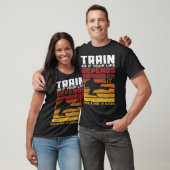 Train As If Your Life Depends On It Because It Doe Tシャツ (ユニセックス)