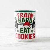 Train Hard Eat Cookies Funny Christmas Gym Mug ツートーンマグカップ (中央)