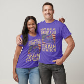 Train Station Yellowstoneakehemrain Conductor Cost Tシャツ (ユニセックス)