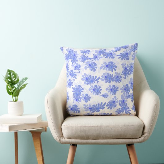 Tranquil Touch: Blue Patterned Throw Pillow クッション (椅子)