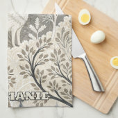 Tranquil Winter Forest Scene with White Wolves キッチンタオル (四つ折り)