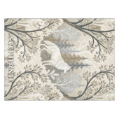 Tranquil Winter Forest Scene with White Wolves テーブルクロス (正面(横))