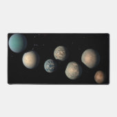 Trappist-1の7つの地球サイズの惑星 デスクマット (正面)
