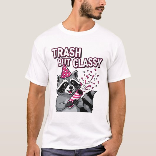 Trash But Classy – Party Raccoon Holiday Edition Tシャツ (正面)
