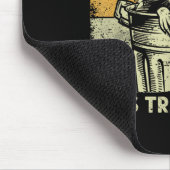 Trash Panda Raccoon It's Called Trash Can Not Tras マウスパッド (コーナー)