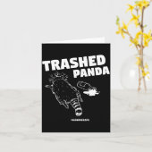 Trashed Panda Drunken Raccoon Funny Meme  カード (黄色い花)