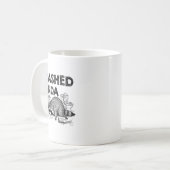 Trashed Panda Funny Drunk Racoon Gets Drunk Meme F コーヒーマグカップ (正面左)