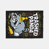 Trashed Panda New Year 2026 Funny Raccoon Design フリースブランケット (正面(横))