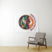 Travel Real Story Tee — No Fake Journeys Badge タペストリー (インサイチュ(横))