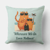 Travelling Cat Love Moment クッション (正面)