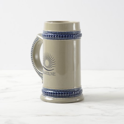 Traveluxe Logo Stein ビールジョッキ (正面左)