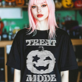Treat Mode Glitchy Pumpkin Tシャツ