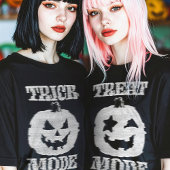 Treat Mode Glitchy Pumpkin Tシャツ