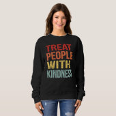 Treat People With Kindness Positive Mindset Groovy スウェットシャツ (正面フル)