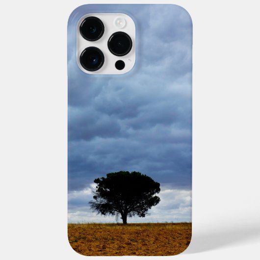 Tree in an empty field Case-Mate iPhoneケース (裏面)