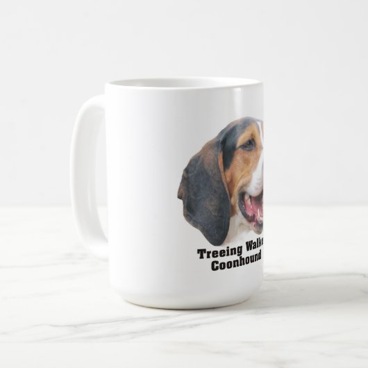 Treeingの歩行者のCoonhoundのマグ コーヒーマグカップ (正面左)