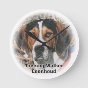 Treeingの歩行者のCoonhound犬の時計 ラウンド壁時計