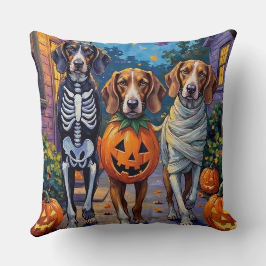 Treeing Walker Coonhound In Halloween Costumes クッション (裏面)