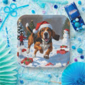 Treeing Walker Coonhound Snow with Christmas Hat ペーパープレート (パーティー)
