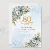 Trendy 80th Birthday Invitation Blue White Florals 招待状 (正面)