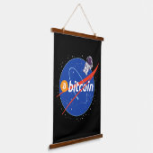 Trendy Bitcoin Astronaut Space Crypto 吊り下げ型タペストリー (傾斜あり)