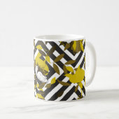 Trendy floral pattern. Isolated seamless pattern. コーヒーマグカップ (正面右)