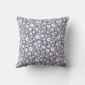 Trendy flowers seamless pattern. Small vintage flo クッション (裏面)