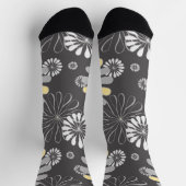 Trendy Gray and Yellow Floral ソックス (上部)