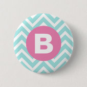 Trendy Light Blue Chevron Pink Monogram 缶バッジ (正面)