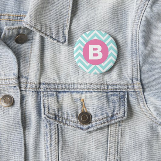 Trendy Light Blue Chevron Pink Monogram 缶バッジ (インサイチュ)