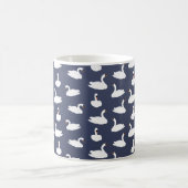 Trendy Modern Blue Swan Pattern Mug コーヒーマグカップ (中央)