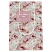 Trendy pastel pink and gold floral party gift bag ミディアムペーパーバッグ (裏面)