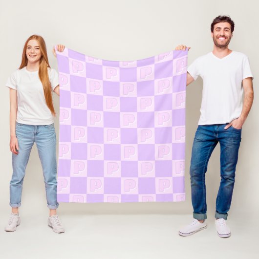 Trendy Purple Monogram Initial Checkered フリースブランケット (インサイチュ)