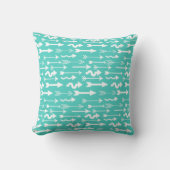 Trendy Teal and White Arrow Pattern クッション (正面)