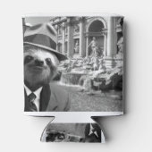 Trevi Fountaineの前のローマのスロース 缶クーラー (裏面)