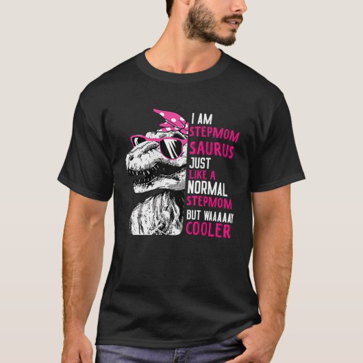 TRexステプモンサウルスクールピンク恐竜の義母ママ Tシャツ (正面)