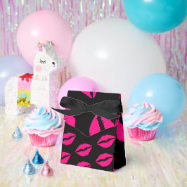 Triangle Lip Print Box Valentine’s Day special  フェイバーボックス