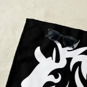 Tribal Horse Head Silhouette Black White ビーチタオル (インサイチュ)