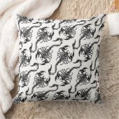 Tribal Scorpion Black and White Pattern クッション (ブランケット)
