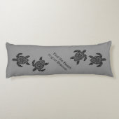 Tribal Sea Turtles and Text in Black on gray ボディピロー (裏面)